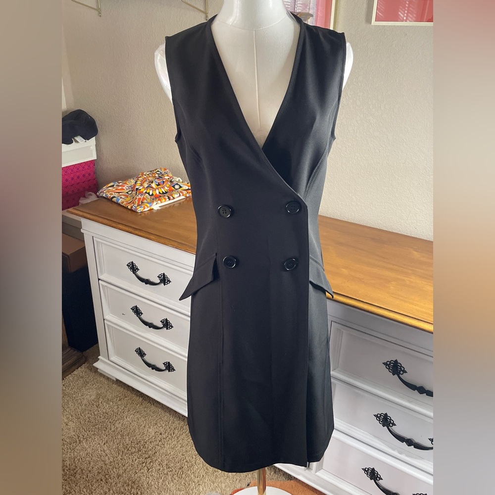 NWT/Maxstudio/Chic Black designer sleevless jacket wrap Dress. Girl boss